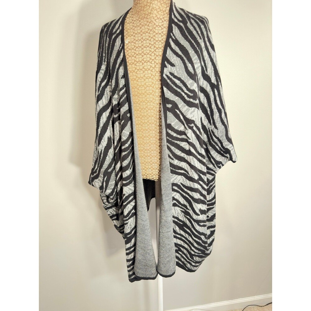 Leo and Nicole Cardian Sweater Size Large/XL